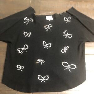 LV Milano woman black sweater